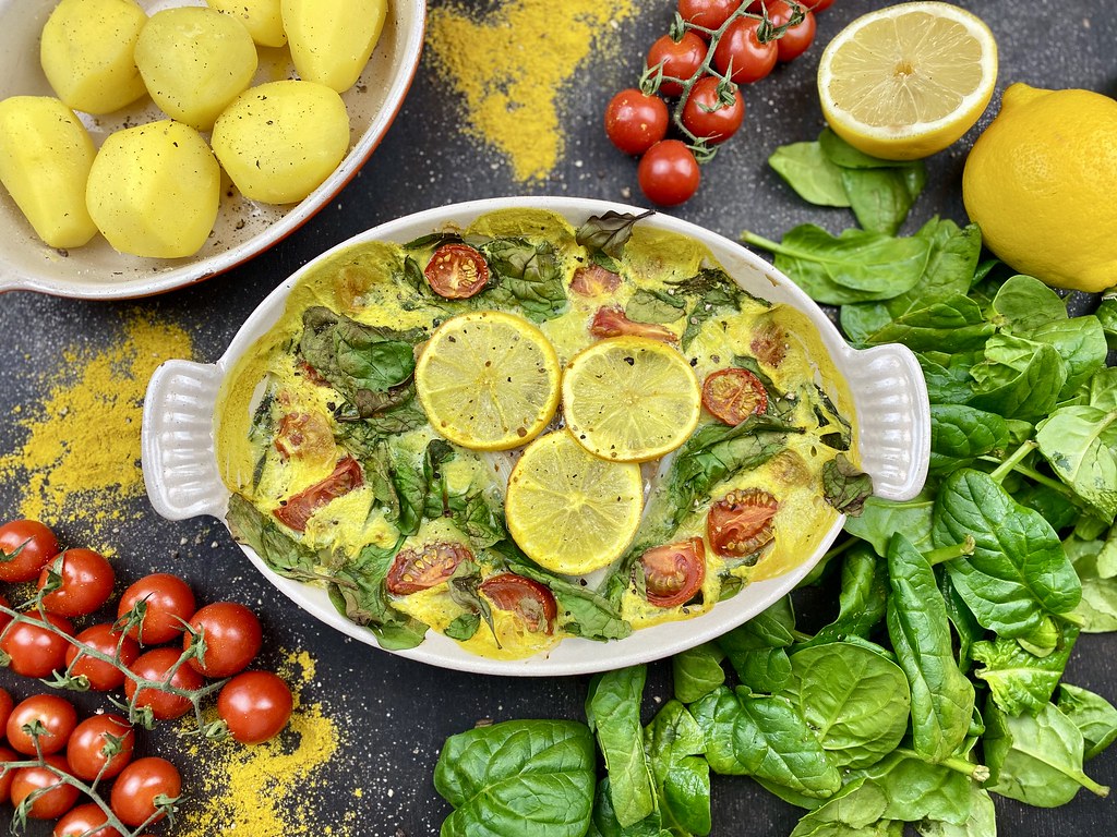 KARRYSUPPE med ovnbagt torsk og forårsløg