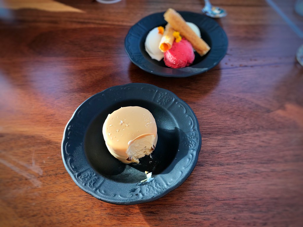 LAKRIDSIS med sprød mandelkage