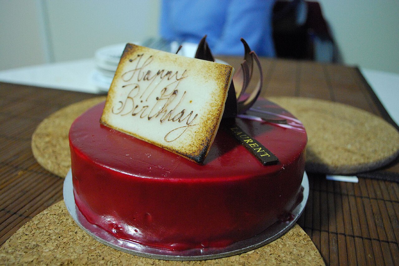 MANDEL – CHOKOLADE –MOUSSE med hindbærsauce