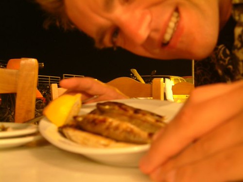 SEJBØF, grillet med ovnbagt pastinak og revet peberrod