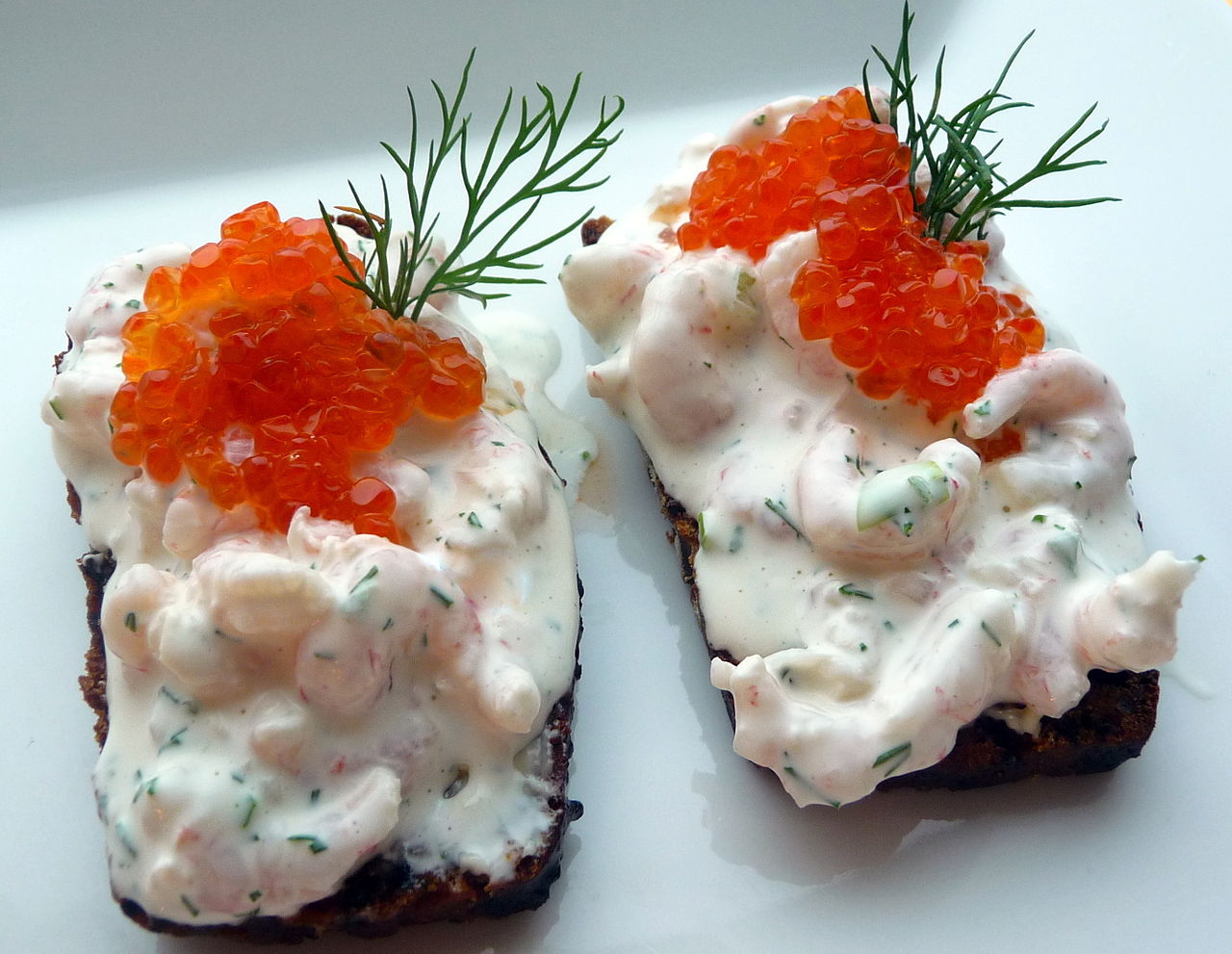 Bruschetta med rørt lakserillette