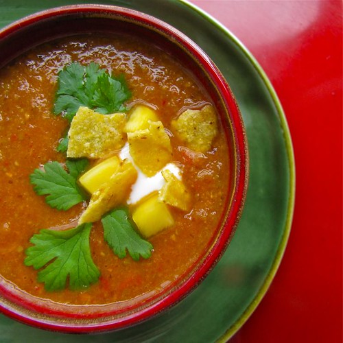 Kartoffel-peberfrugtsuppe