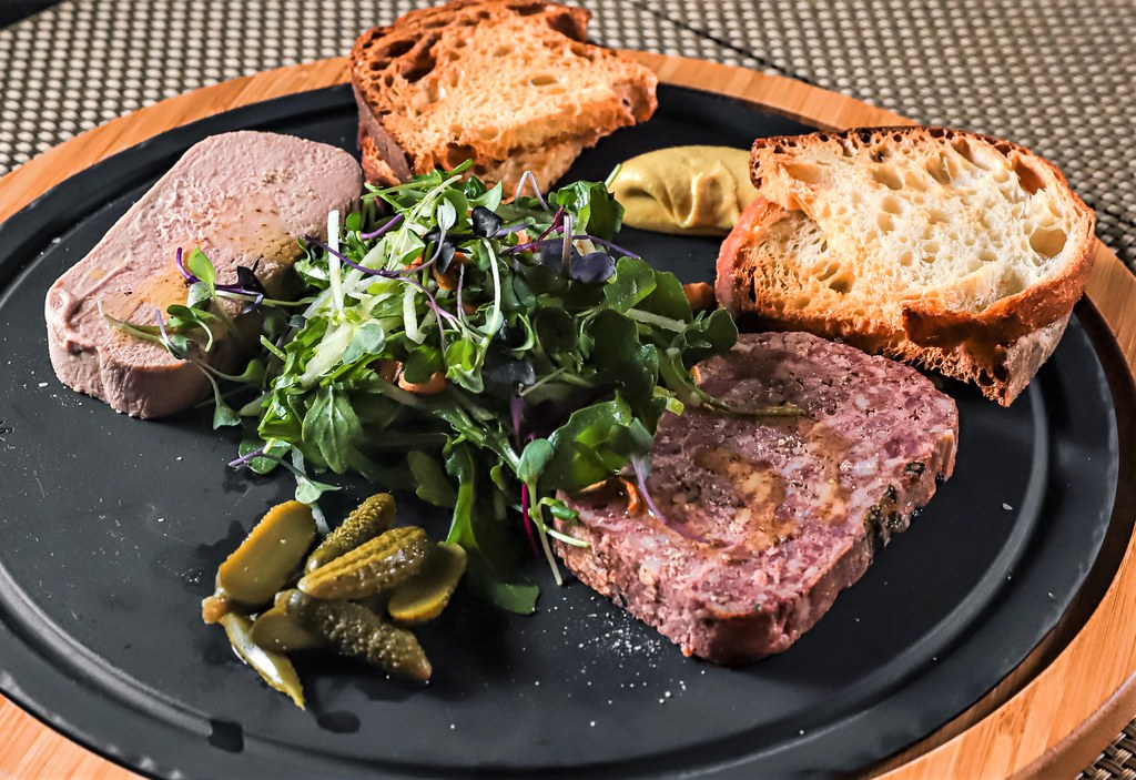 Kyllingelevermousse med løgmarmelade